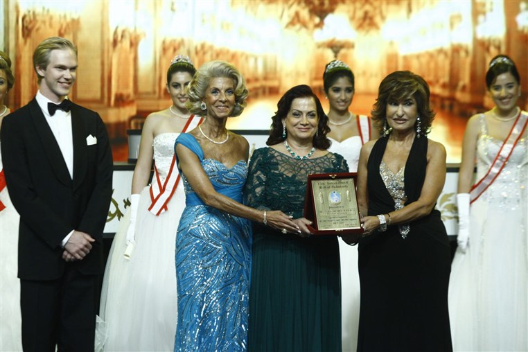 Bal des Debutantes 2012 